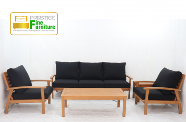 Living room table and chairs set